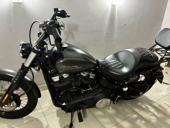 HARLEY-DAVIDSON SOFTAIL STREET BOB 